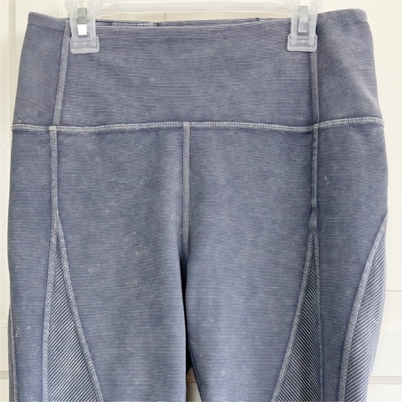 Lululemon Wunder Under Crop 23" *Ribbed Snow Washed Size 6 - Picture 8 of 9